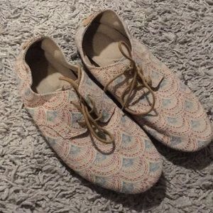 Sanuk Bianca fan pattern